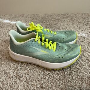 Brooks Women's Running Shoes - Green